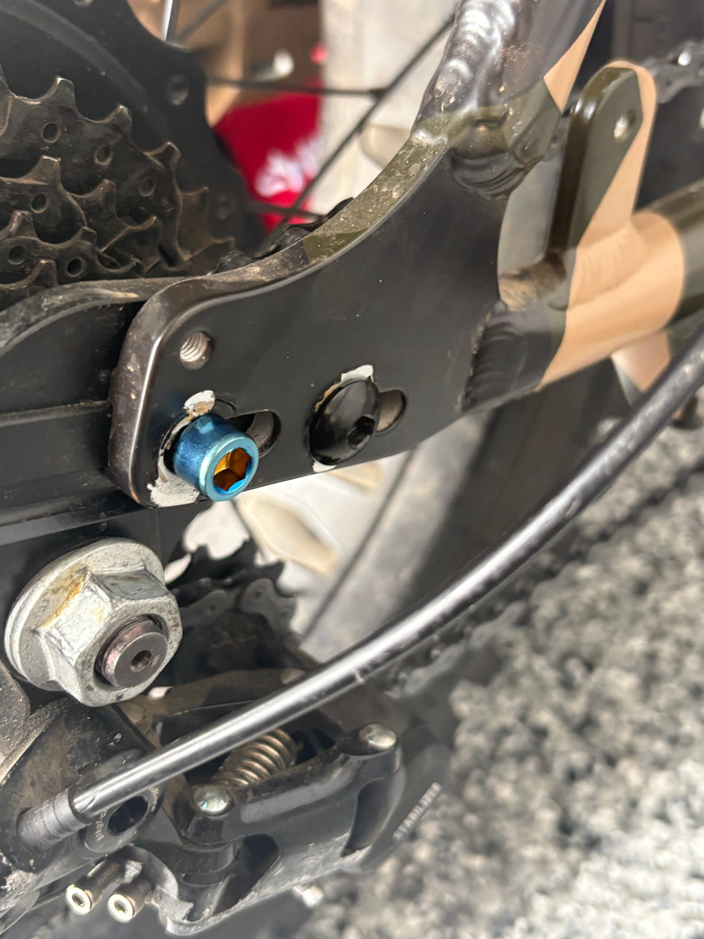 Super 73 drop bolts (comes with 4 bolts for both sides)